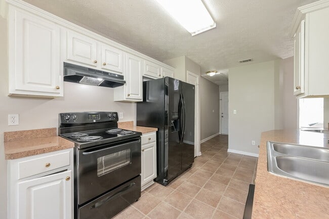 Building Photo - 827 New England Ct