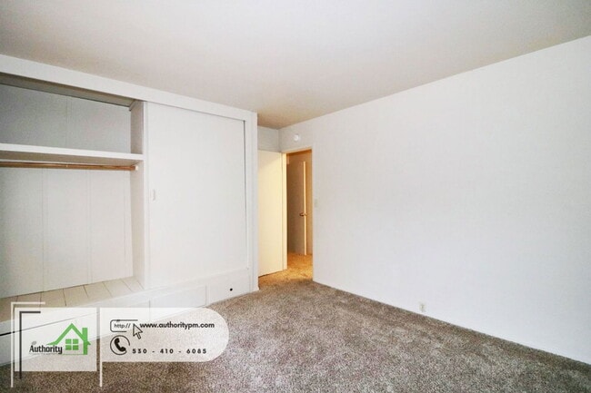 Building Photo - 1830 Rosaline Ave
