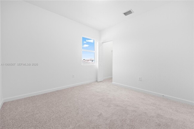 Building Photo - 2442 SE 30th St