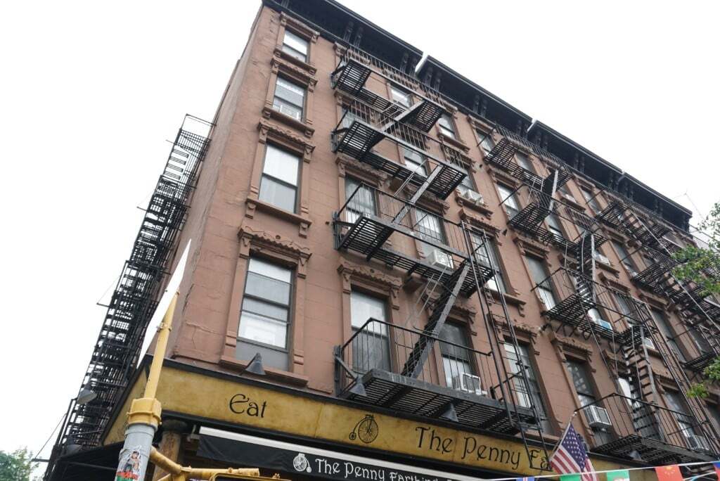 Building Photo - 202 E 13th St