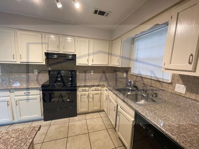 Building Photo - Sherwood 3 bedroom Home