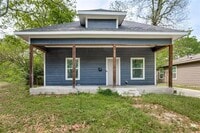 Building Photo - 2323 Stoneman St