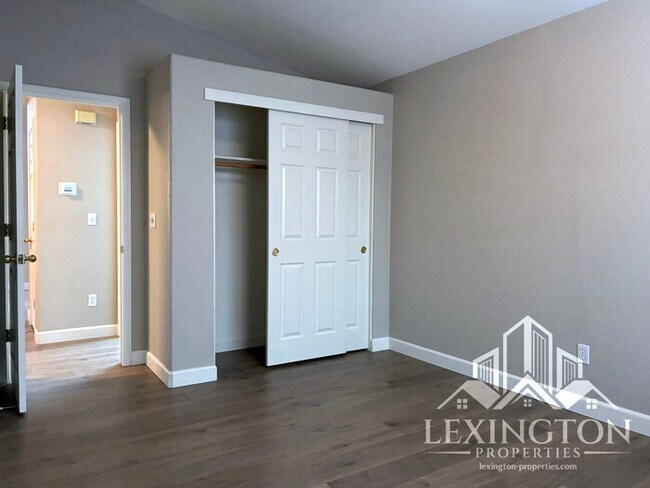 Building Photo - Updated 3 Bedroom, 2 Bathroom, Single-Story Home in Antelope!