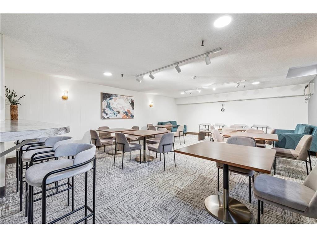 Building Photo - 4101 Parklawn Ave