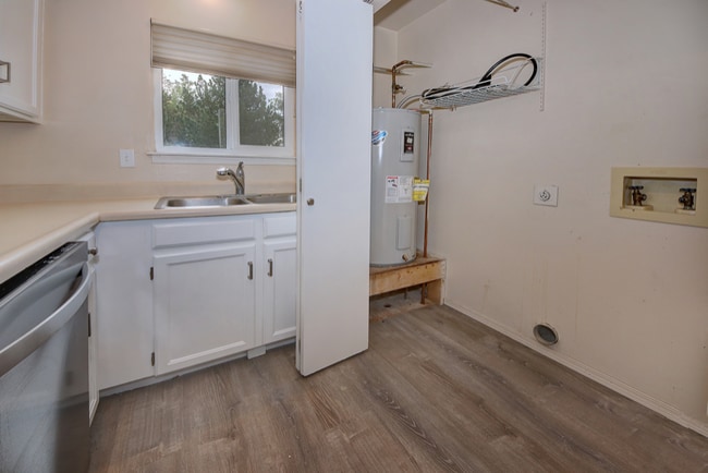 Building Photo - 1506 Crestone Ave