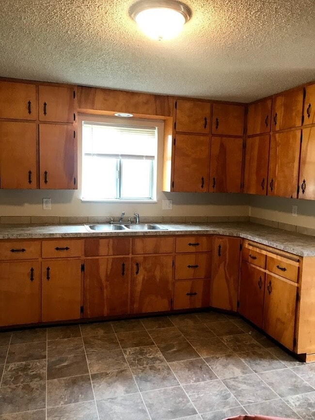 Primary Photo - 334 S 3rd St