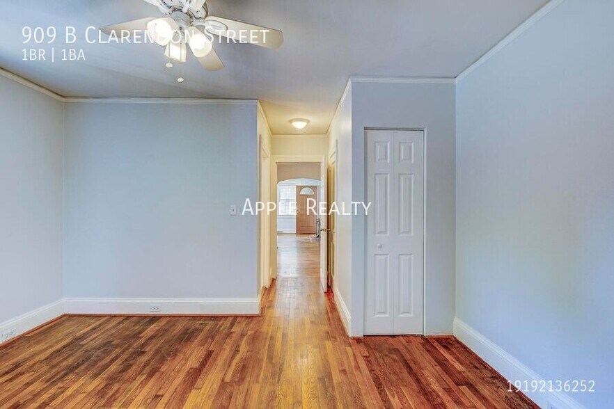 Building Photo - 909 Clarendon St