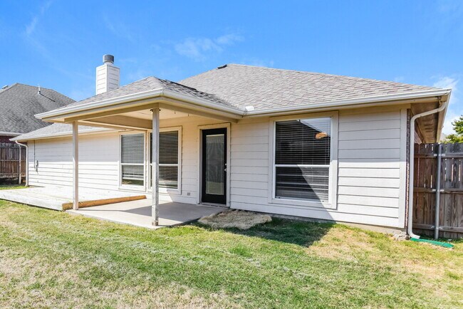 Building Photo - 7116 Cattle Dr