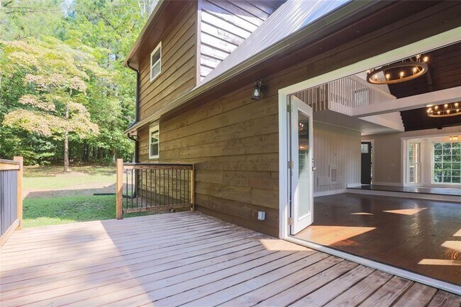 Building Photo - 548 McCurdy Rd
