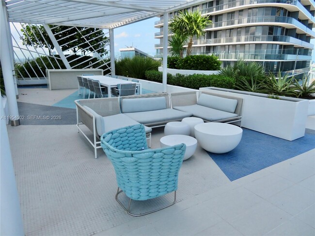 Building Photo - 45 SW 9th St