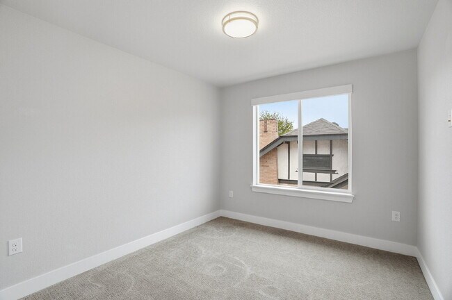 Building Photo - $3,940.95 - 3 Bed, 2.5 Bath Townhome In Denver with Central AC and Outdoor Space!