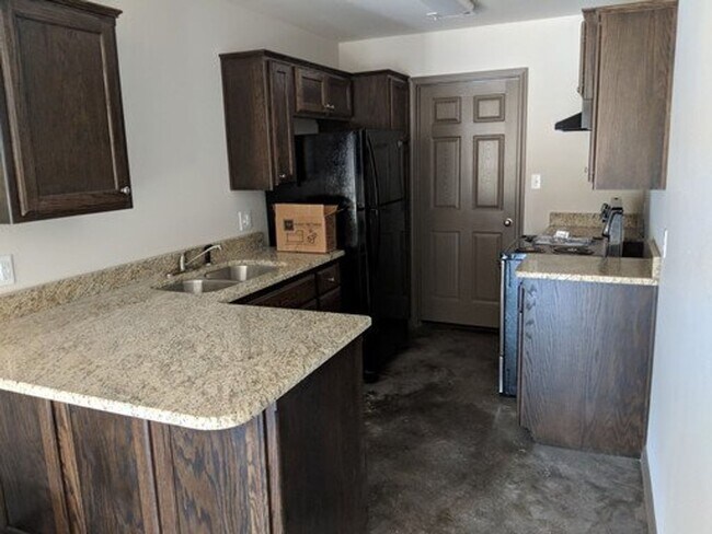 Building Photo - 38 W Center