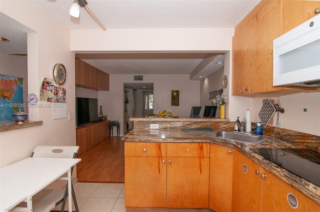 Building Photo - 1351 SW 125th Ave