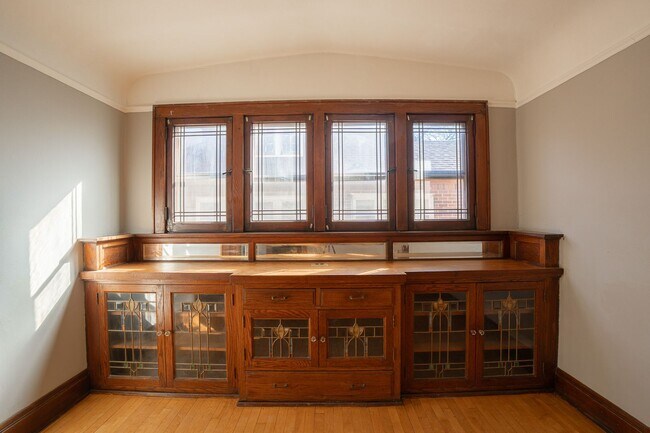 Building Photo - 4202 W Martin Dr