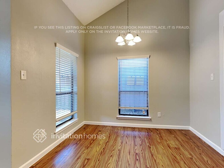 Building Photo - 519 Thomas