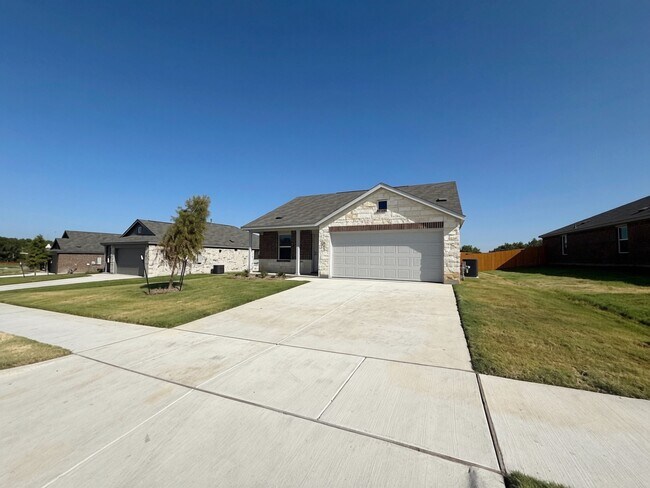 Building Photo - 401 Meadows Ln