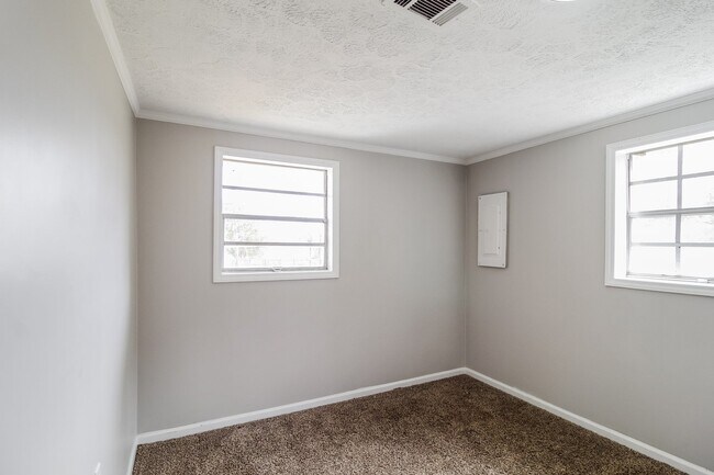Building Photo - 1107 Jackson Ln