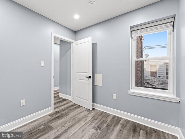 Building Photo - 2075 Bellmore St