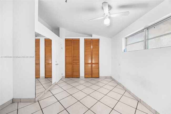 Building Photo - 7041 SW 63rd Ct