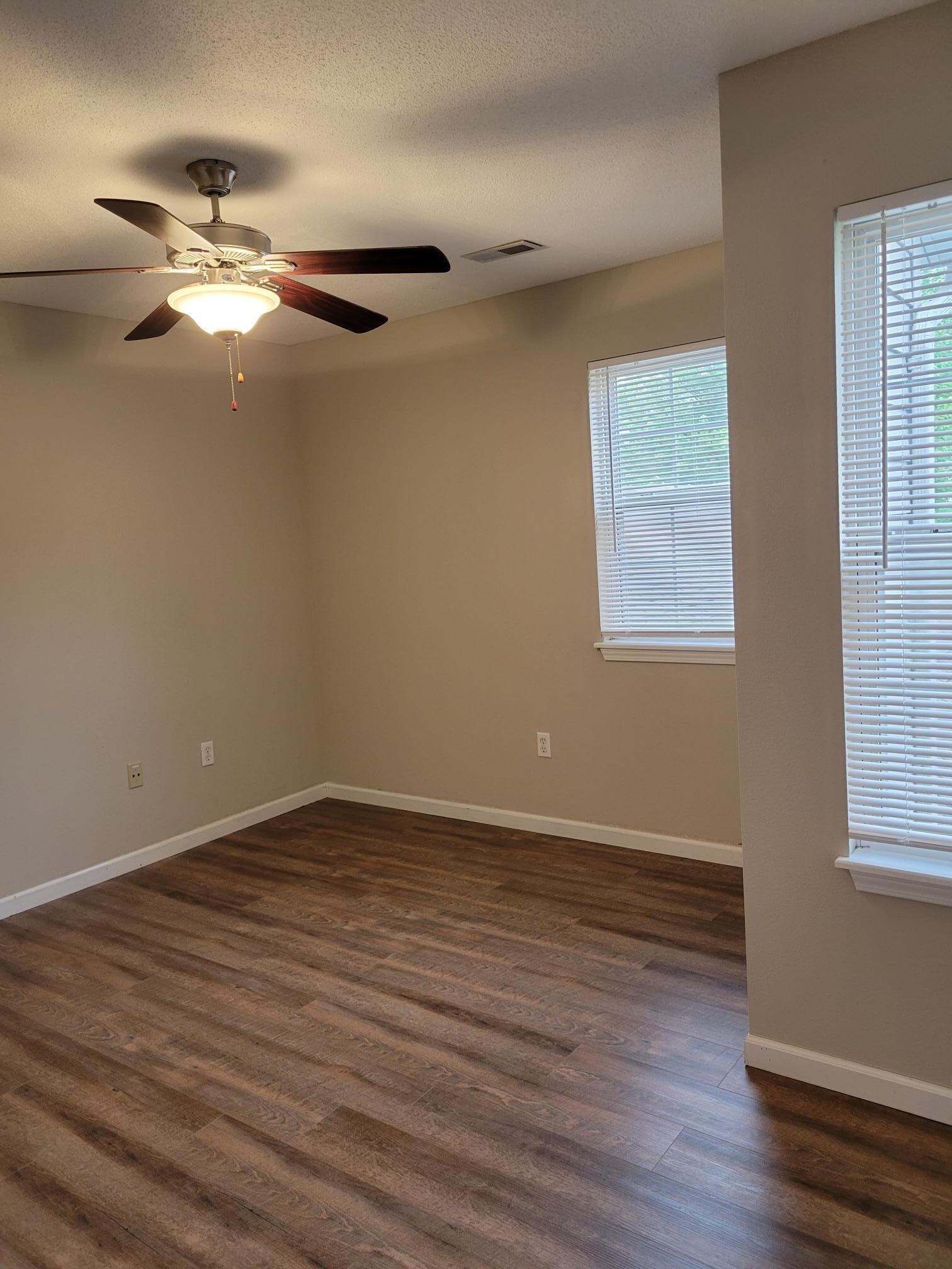 Building Photo - 428 Orchard View Ct