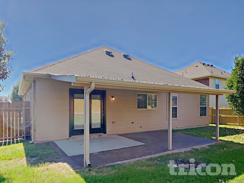 Building Photo - 209 Stable Dr