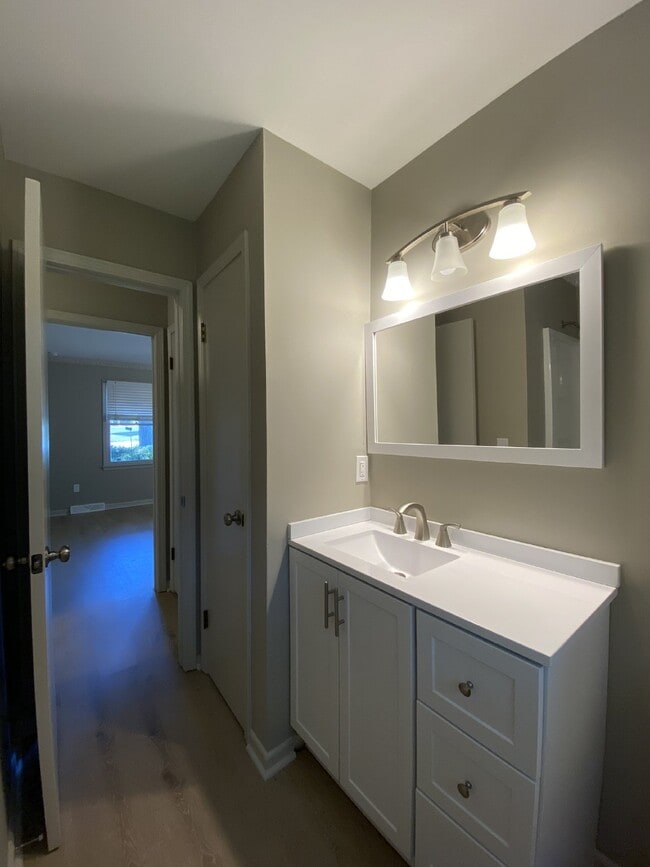 Building Photo - Spacious 2-Bed, 2-Bath Home in Simpsonvill...
