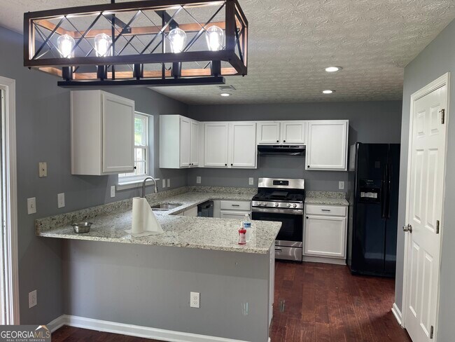 Building Photo - 116 Village Trce