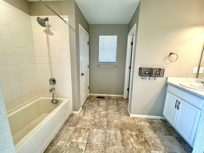 Building Photo - Better Than New! Stunning 4-year old Home with High-End Finishes & 2 Car Garage