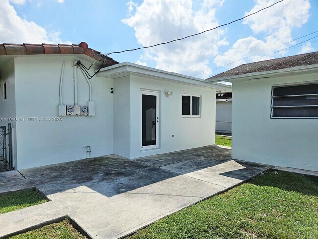 Building Photo - 9301 SW 37th St