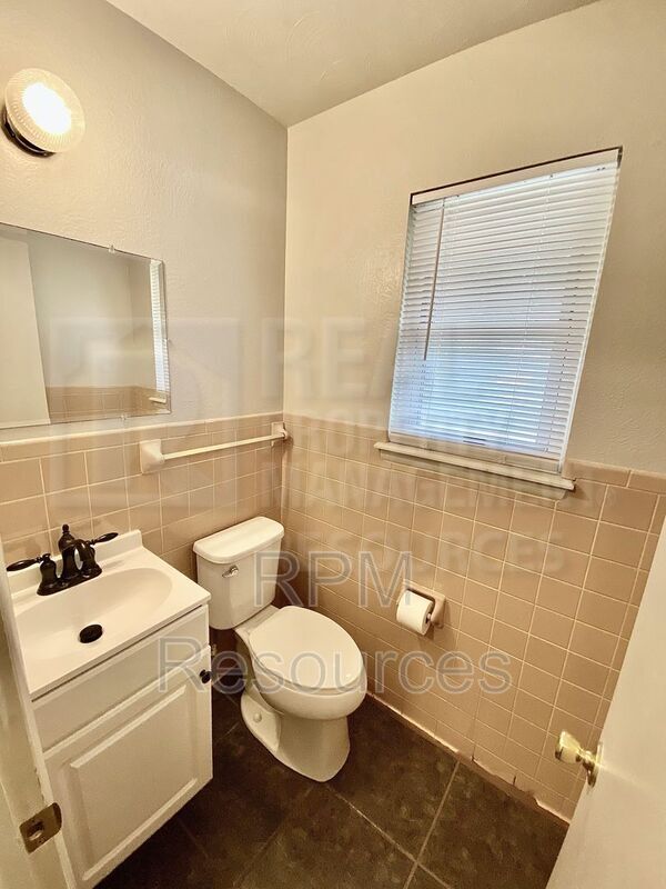Building Photo - 3024 SW 66th St