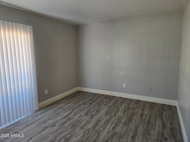 Building Photo - 2674 N 43rd Ave