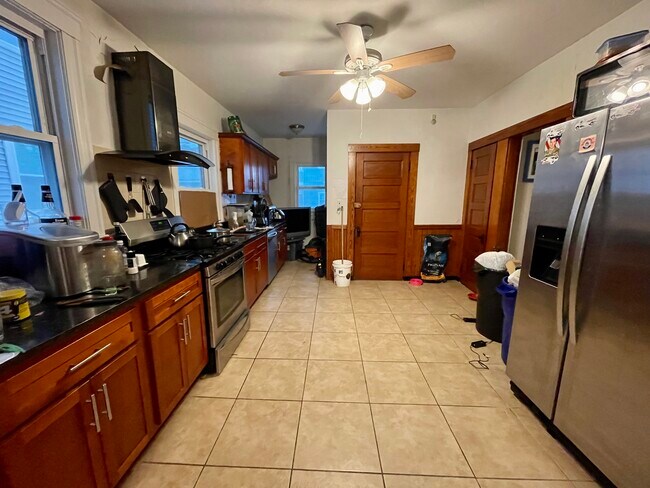Primary Photo - 74 Raymond Ave