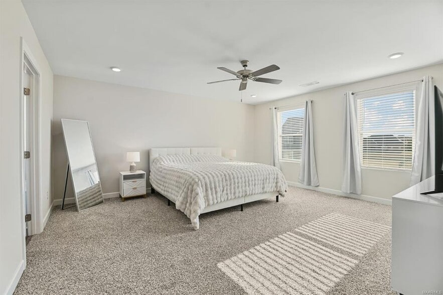 Building Photo - 6613 Firefly Ln