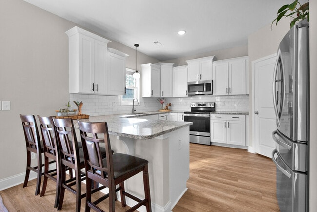 Building Photo - 245 Lonesome Glory Dr