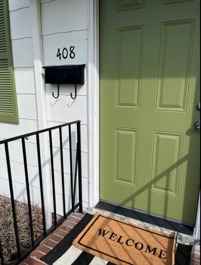 Building Photo - Elegant Downtown Augusta Cottage – Fully F...