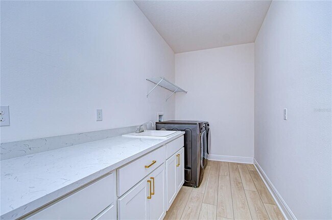 Building Photo - 10027 Dolphin Gull Cir