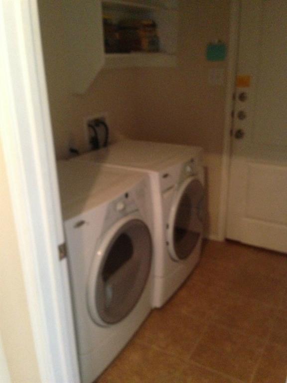 Building Photo - 1200 Rainbow Cove