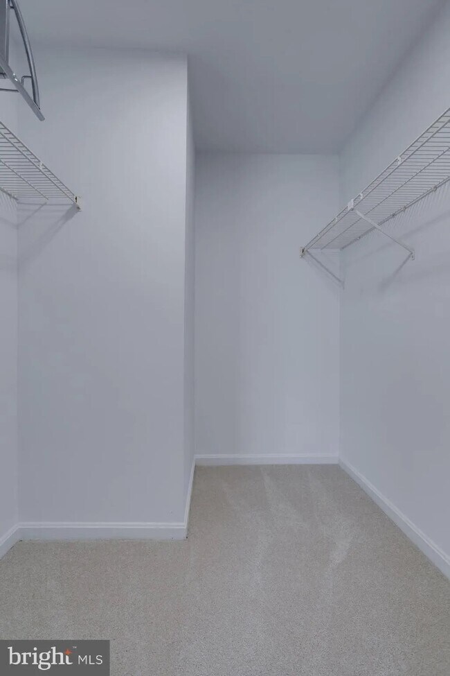 Master room closet - 3178 Summit Square Dr