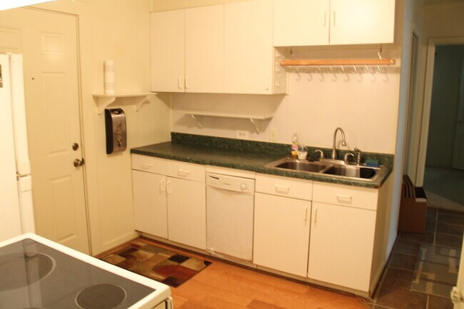 Building Photo - Cozy 2-Bedroom Home for Lease