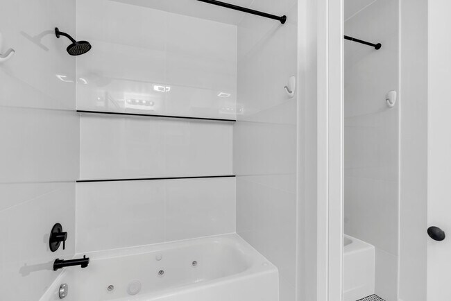 Building Photo - 600 Cookman Ave