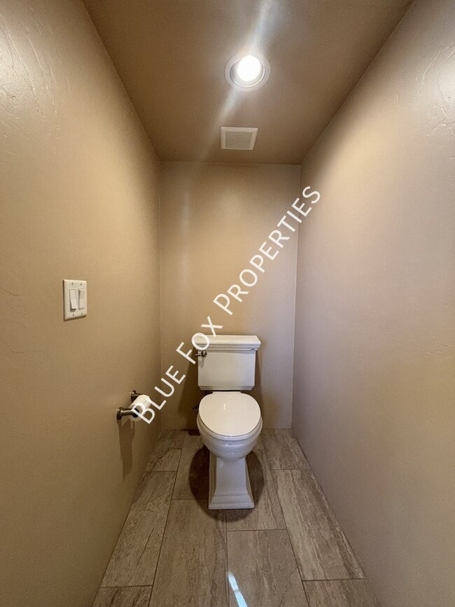 Building Photo - 4688 N Belgravia Rd