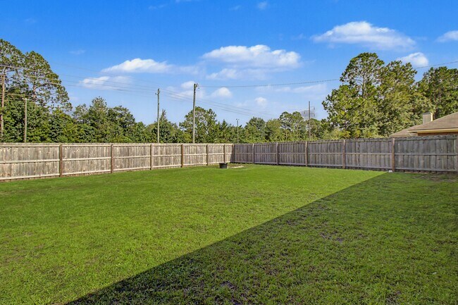 Building Photo - 1651 Latham Ct