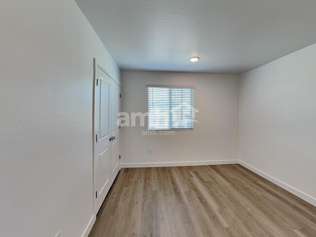 Building Photo - 12627 W Flynn Ln