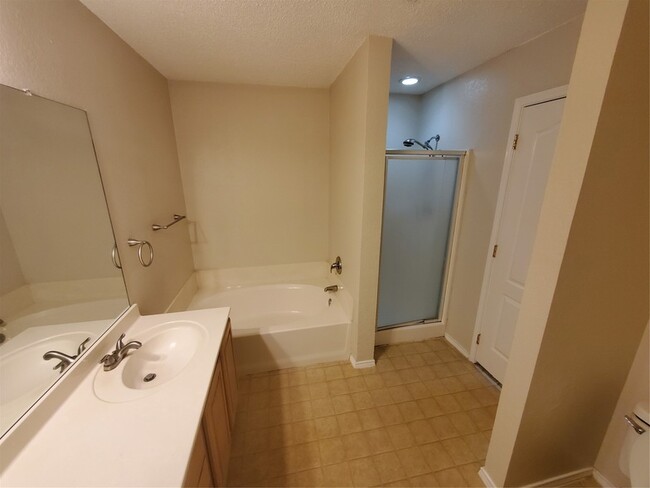 Building Photo - 4233 Fernleaf Dr