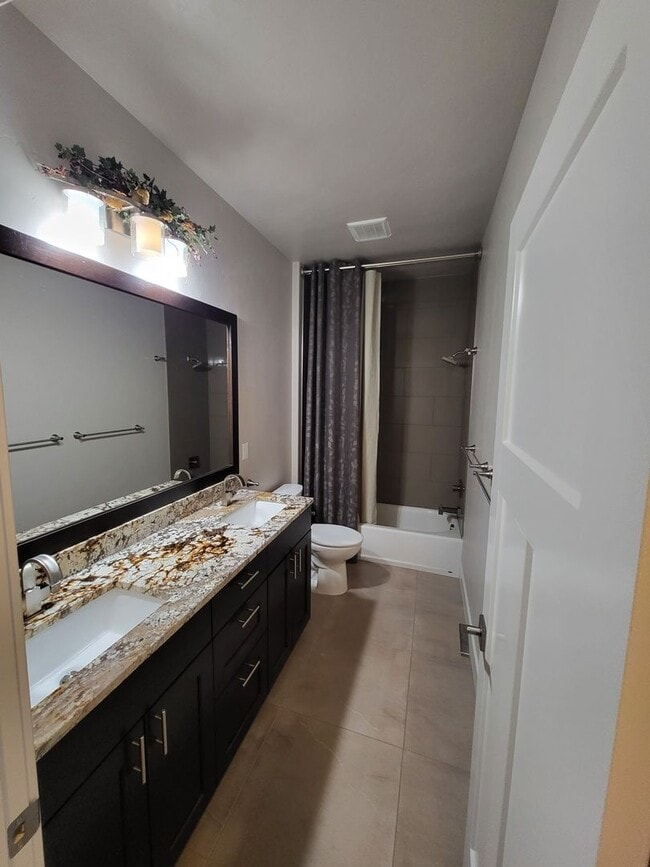 Building Photo - 4581 SW Zenith Point Ct