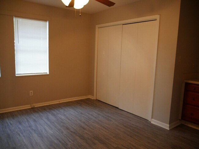 Building Photo - 3106SUND