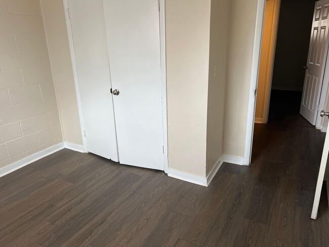 Building Photo - 2bd / 1bth