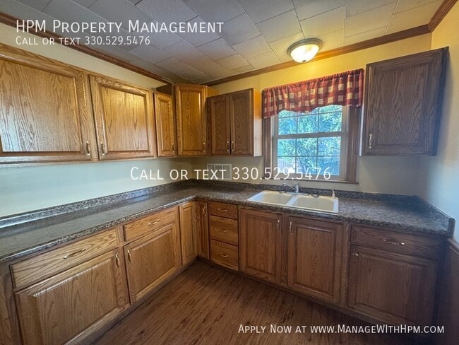 Building Photo - 3234 Arbor Rd SW