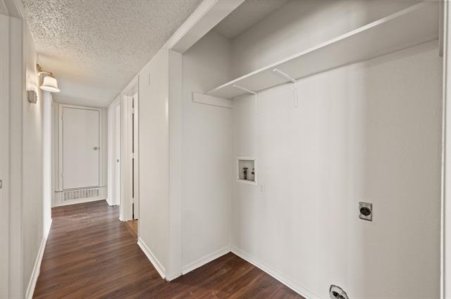 Building Photo - 201 Oakdale Dr