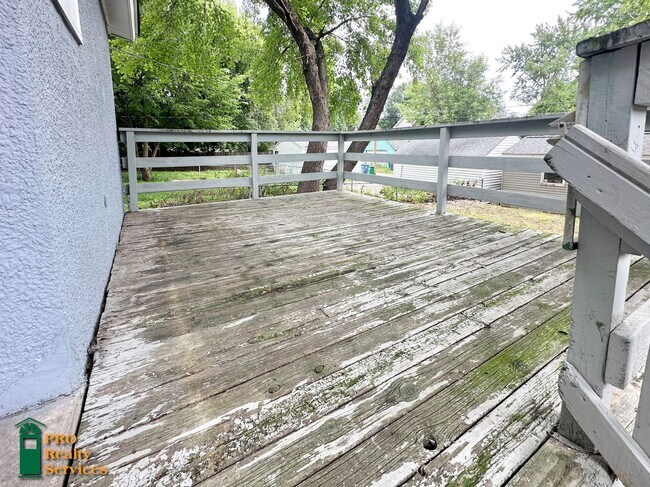 Building Photo - 4 Bedroom Home Close to Theodore Wirth Park